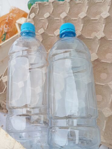 емкости пищевые: Продам бутылки чистые литровые пищевые можно для молока айран бозо