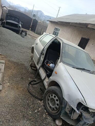 Audi: Audi 100: 1989 г., Седан — 9