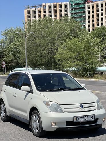toyota iq: Toyota ist: 2002 г., 1.3 л, Автомат, Бензин