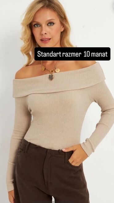 Köynək və bluzalar: Bej rəngli of-şolder (açıq çiyinli) qadın sviteri/bluz. - Standart