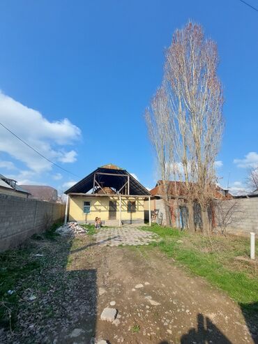 кызыл аскер дом продажа: 70 м², 4 комнаты, Старый ремонт Без мебели