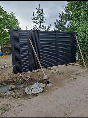 Распашные ворота: Металлические откатные/распашные ворота современного дизайна - — 3