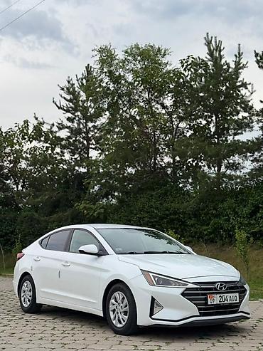 Hyundai Elantra: 2019 г., 2 л, Автомат, Бензин, Седан