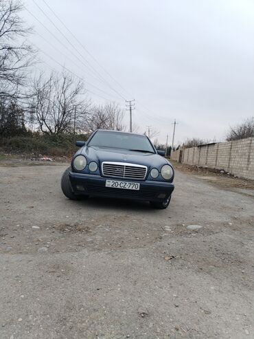 Mercedes-Benz: Mercedes-Benz 200: 2 l | 1997 il Sedan — 2