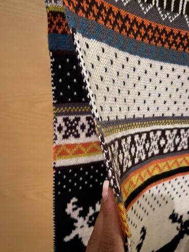 Baş geyimləri: Cox qalın toxunuşu olan Yeni il tematikasi ile isti yumsaq şerf — 2