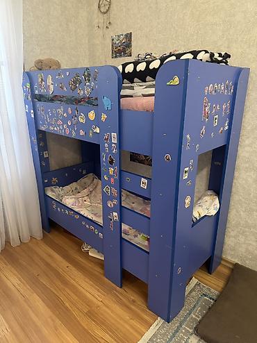 bunk bed: Двухъярусная детская кровать, Б/у, ЛДСП, цвет - Синий — 1