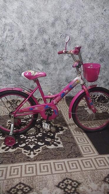 Uşaq velosipedi – 2 təkərciyilə (köməkçi təkərlər) pink rəngdə
