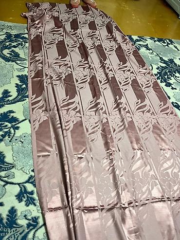 Parçalar: Parça eni-1m56sm,uzunu5m20sm Rəng: Pudra-şampan tonlarında, yüngül — 1