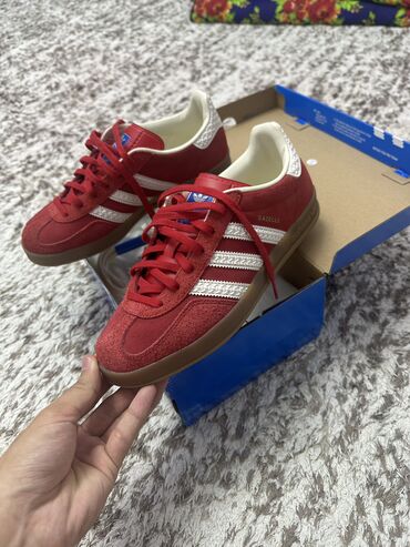 сойко салуу платье: Эркектердин кроссовкасы, 41, Adidas Originals, Жаңы, түсү - Кызыл, Өзү алып кетүү