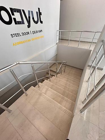 bag evinə baxici: İcarəyə verilir obyekt 165 m², Ağ şəhər q. 3 000 AZN/ay 165 m² Sahə — 4