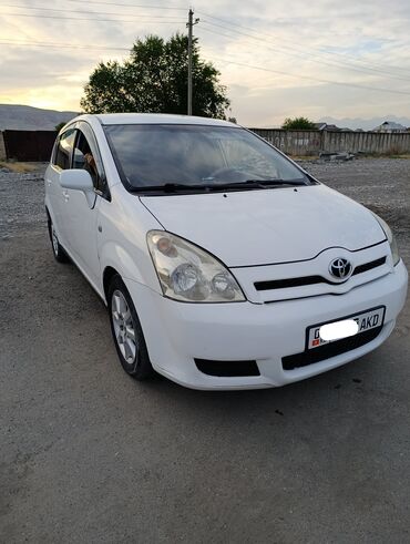 таета ауго: Toyota Corolla Verso: 2005 г., 1.8 л, Механика, Бензин, Хэтчбэк