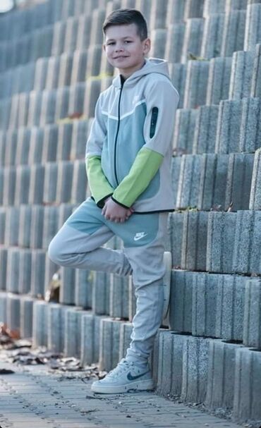 Kompleti: Cena 4400 dinara 
Decije 10 12 14 
Odrasle S M L XL XXL — 6