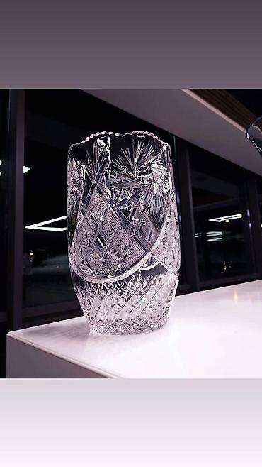 Vazalar: Bir vaza, Xrustal — 9