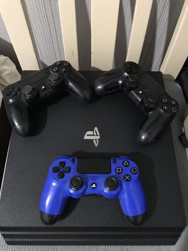 PS4 (Sony Playstation 4): PlayStation 4 pro 1tb 3pult 2oyun 1controller charger stansiya