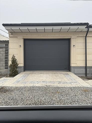 Секционные ворота: Секционные ворота и калитки из сэндвич‑панелей - Тип: подъемные — 9