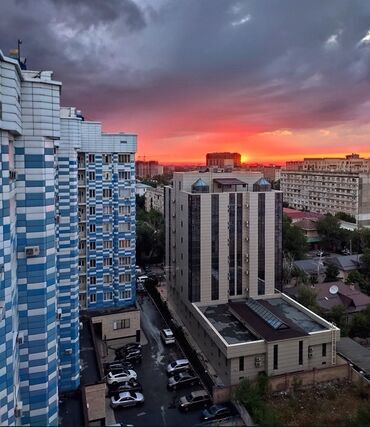 продаю квартиру 1 комнатная: 3 комнаты, 68 м², Элитка, 4 этаж, Евроремонт