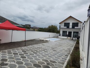 Günlük kirayə evlər: İki mərtəbəli fərdi yaşayış evi – həyət və hovuzlu - Geniş, hasarlı — 1