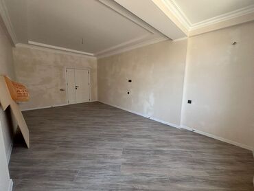 Uzunmüddətli kirayə mənzillər: Mənzilin təsviri: - Geniş və işıqlı otaqlar, iri pəncərələr sayəsində — 9