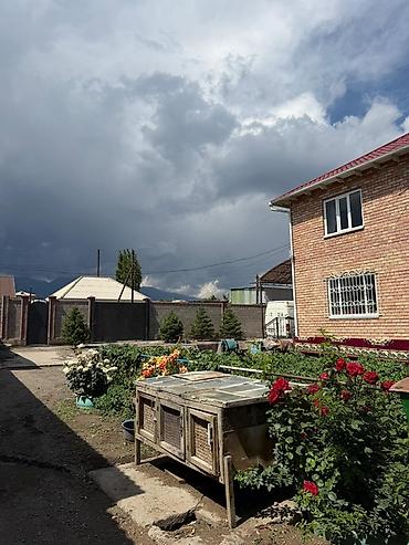 дом в горах: 🏡 Продаётся капитальный кирпичный дом в центре города 📍 Локация — 9