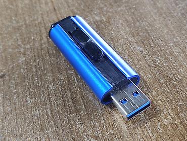 flash drive: Нерабочая флешка. Не знаю что случилось с ней но она перестала — 3