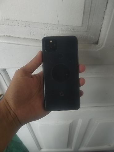 чоор фото: Смартфон Google Pixel (серия с квадратным блоком камер и задним — 1