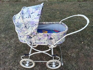 Kolica za bebe: Retro dečija kolica poreklom iz Čehoslovačke. Osim što mogu da budu