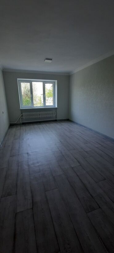 срочно продам 1 комнатную квартиру рядом ул. ахунбаева: 1 комната, 19 м², Общежитие и гостиничного типа, 2 этаж, Косметический ремонт