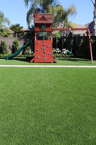 Искусственный газон: Искусственный газон для футбольных полей и детских площадок — 12