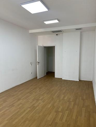 köhnə suraxanı: Nərimanov heykəlinin yanı. İsmayıl Qutqaşınlı küçəsində, Altes Plazada — 1