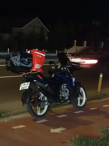 купить шлем для мотоцикла бу: Moto kuryer üçün tam təchizatlı motosiklet - Rəng: mavi-göy gövdə