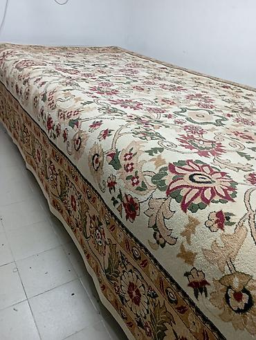 Ковер классический с растительным орнаментом - Тип: напольный ковер - at lalafo.kg Ковер классический с растительным орнаментом - Тип: напольный ковер -