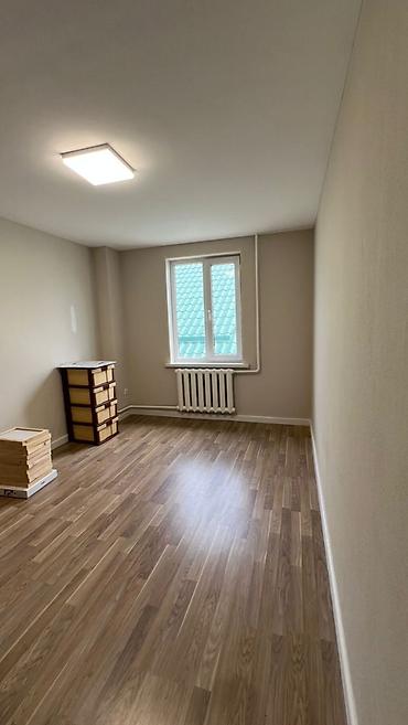 Продажа коттеджей и домов: 🏡 Срочно продаётся двухэтажный дом + полдома в Бишкеке 📍 Район — 3