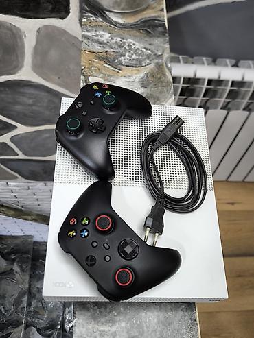 x xbox: Xbox One S 500GB satılır. Əla vəziyyətdədir, problemsiz işləyir — 4