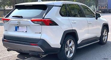 Toyota: Toyota RAV4: 2022 г., 2 л, Вариатор, Бензин, Кроссовер — 2
