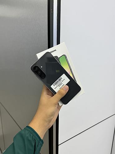Samsung Galaxy A56 5G, Б/у, 256 ГБ, цвет - Черный, В рассрочку, 2 SIM, eSIM