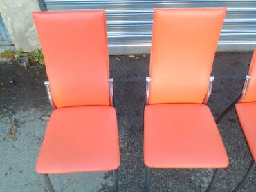 prodajem sto: Chair for garden, Metal, color - Orange, Used