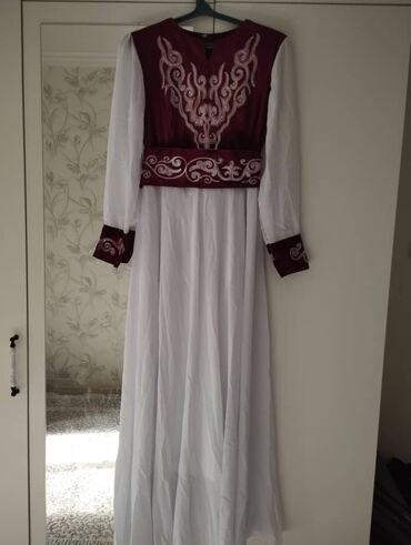 нарядное платье 48 размера: Вечернее платье, Длинная модель, С рукавами, 4XL (EU 48)