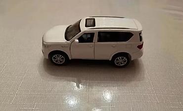 nerf satisi: Ağ rəngli metal oyuncaq SUV model maşın - Korpus: metal gövdə, detalı — 4