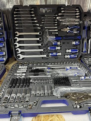 трещётки: Набор ручного инструмента в пластиковом чемодане Комплект для авто- и — 1