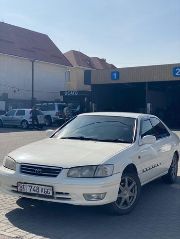 тайота мала метрашка: Toyota Camry: 2001 г., 2.2 л, Автомат, Бензин, Седан