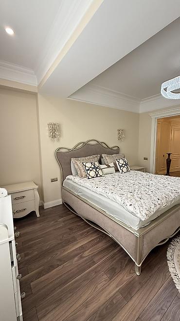 Продажа квартир: 4 комнаты, 180 м², 2 этаж — 20