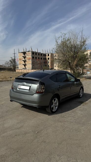 Toyota: Toyota Prius: 2005 г., Гибрид — 5