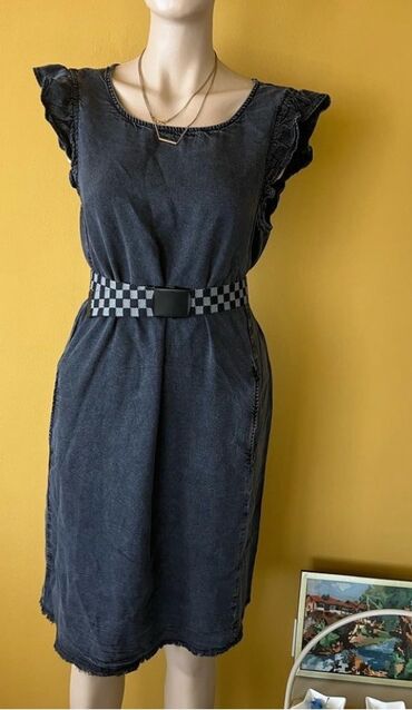kosulje nis: ESPRIT haljina od mekog teksasa, vel M
1500 din
