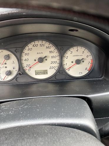 Mazda: Mazda 323: 2000 г., 1.8 л, Механика, Бензин, Хэтчбэк — 8