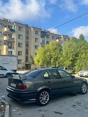 BMW: BMW 3 series: 1.8 l | 1993 il Sedan — 5