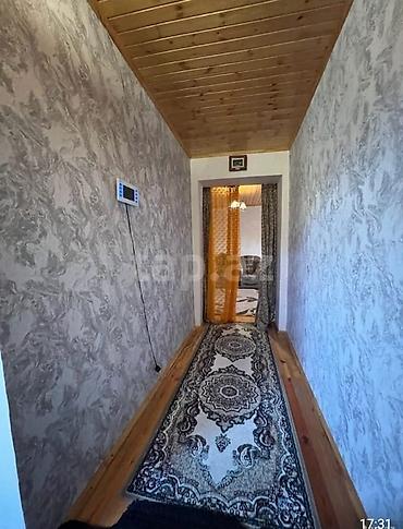 daş karxanası: 5 Sot torpaqla. 2 mertebe ev. masurta. 200. Metr məsafə var. yolu — 3