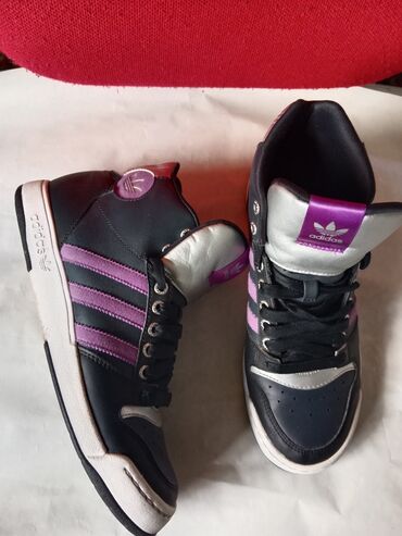 hm crne retro patike: Adidas, 41, bоја - Crna