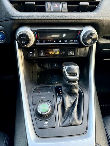 Toyota: Toyota RAV4: 2020 г., 2.5 л, Вариатор, Гибрид, Кроссовер — 8