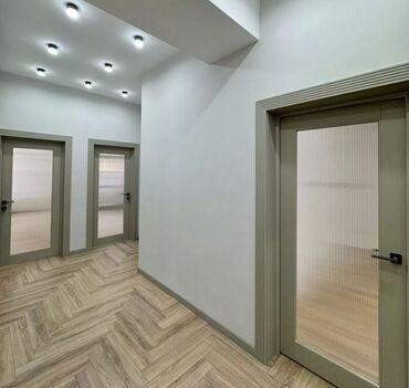 подземная парковка: 4 комнаты, 154 м², Элитка, 2 этаж, Дизайнерский ремонт