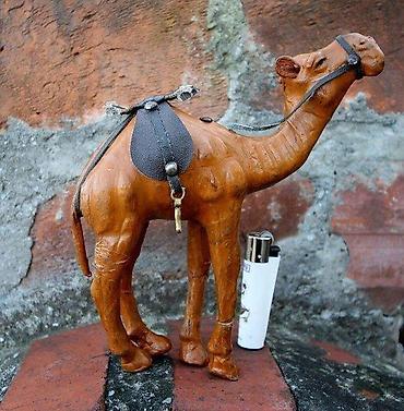 Figure: Vintage KOŽNA figura KAMILE. Handmade. ORIGINAL made in Egypt. Vintage — 1
